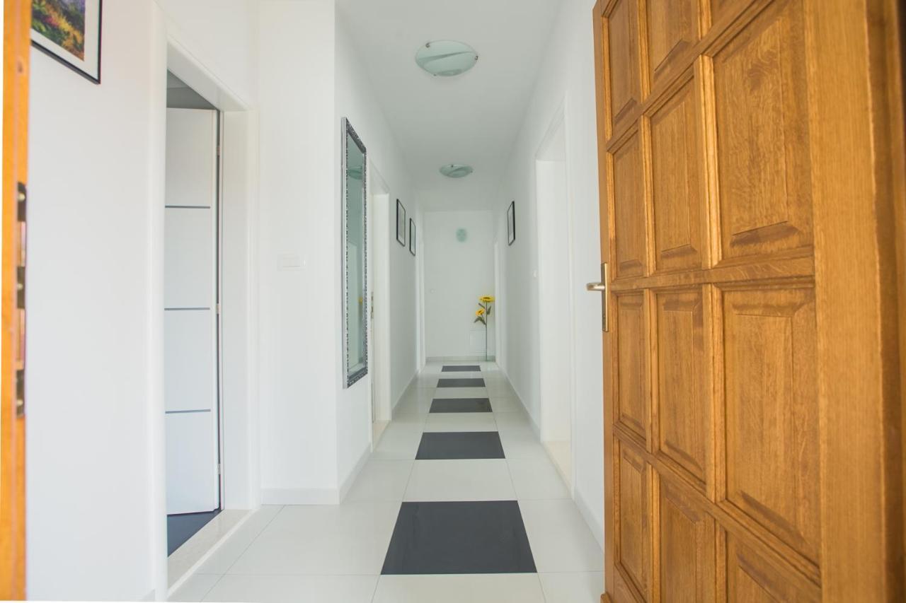 Lotus Apartman Сплит Екстериор снимка
