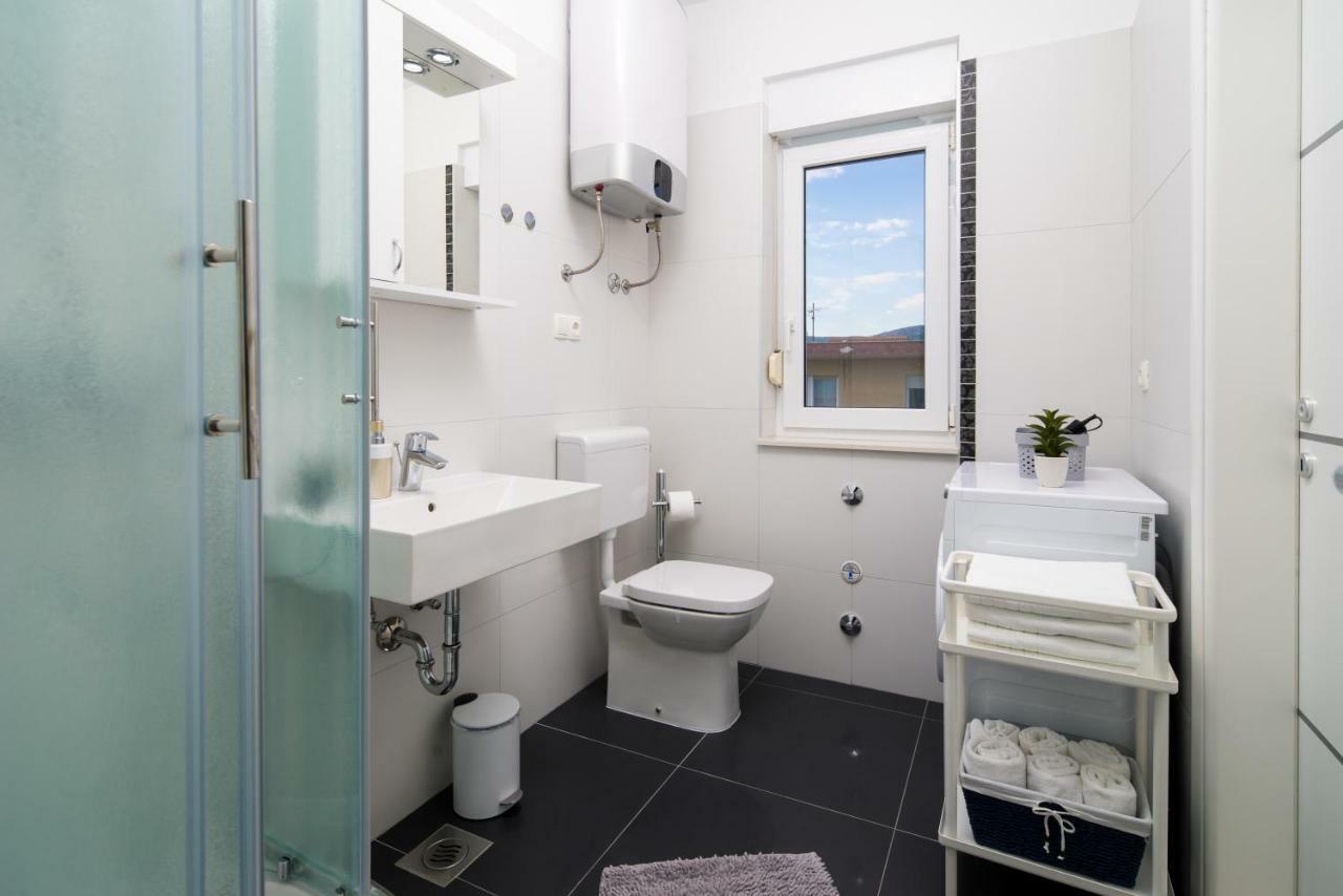 Lotus Apartman Сплит Екстериор снимка